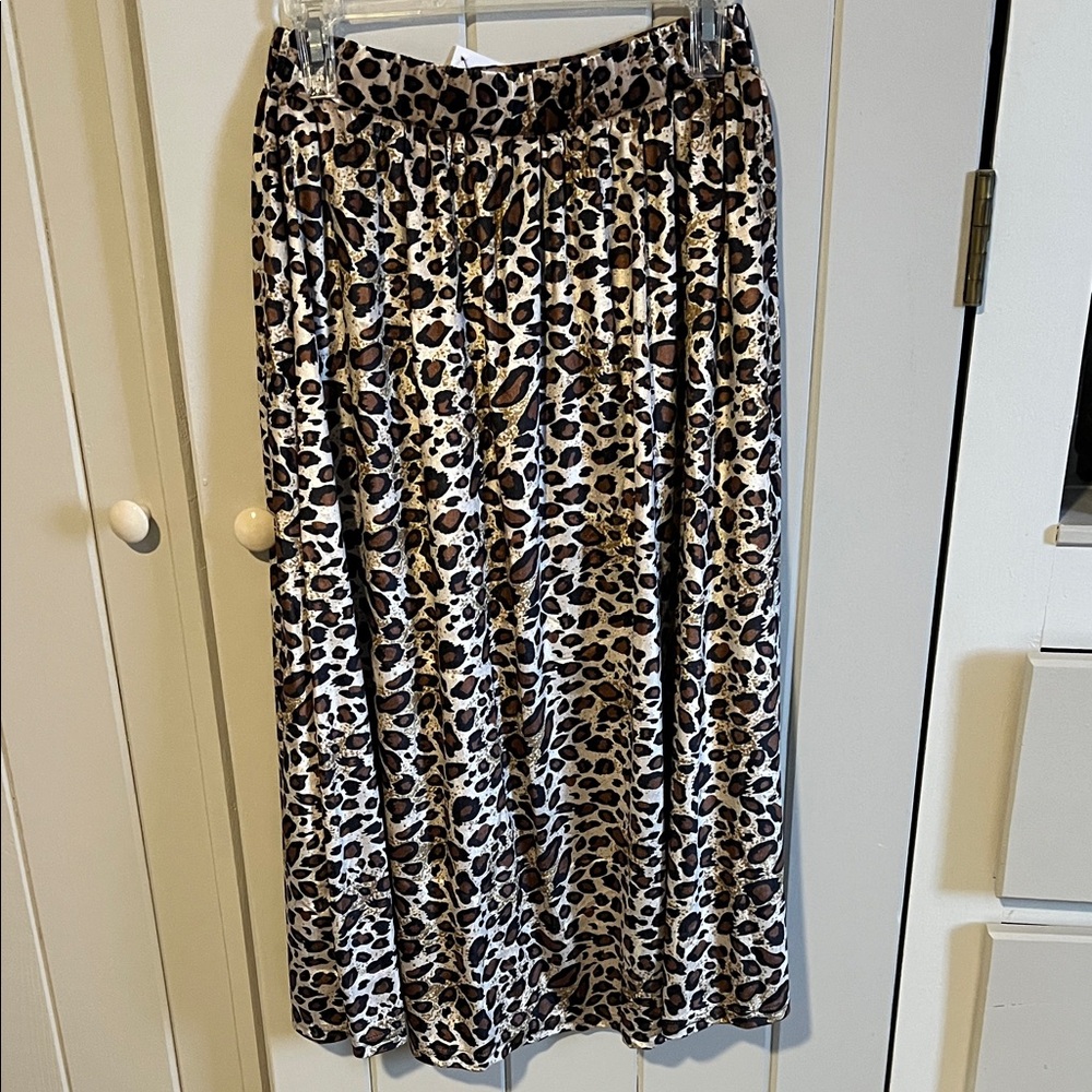 Chic Leopard Print Maxi Skirt